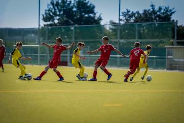西班牙再度登顶世界杯！历史重演，曼联能否终结14年冠军荒？（配图示意）